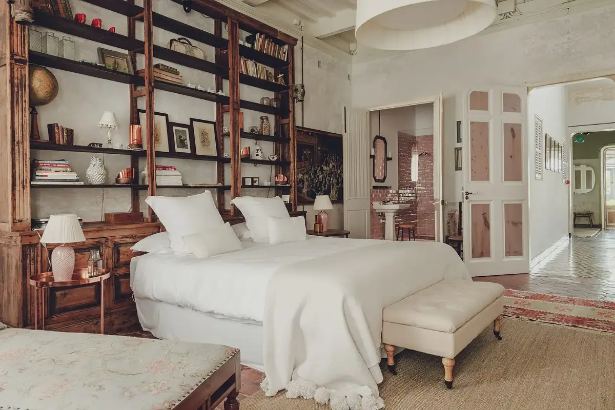 Authentic and Elegant Spaces in a Historic Menorca Townhouse 11 S7 66 g15kdv Authentic and Elegant Spaces in a Historic Menorca Townhouse