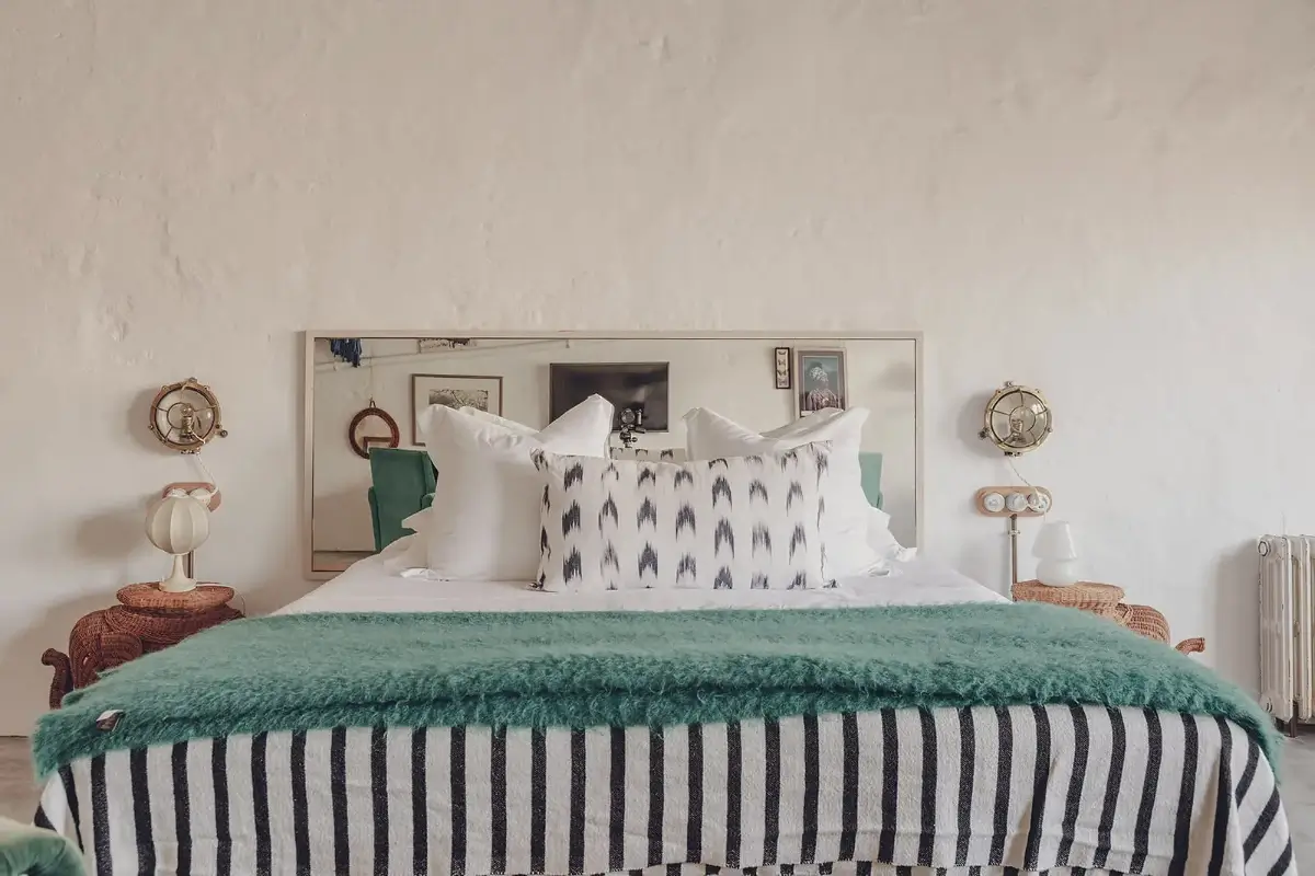Authentic and Elegant Spaces in a Historic Menorca Townhouse 18 S7 69 dydgn3 Authentic and Elegant Spaces in a Historic Menorca Townhouse