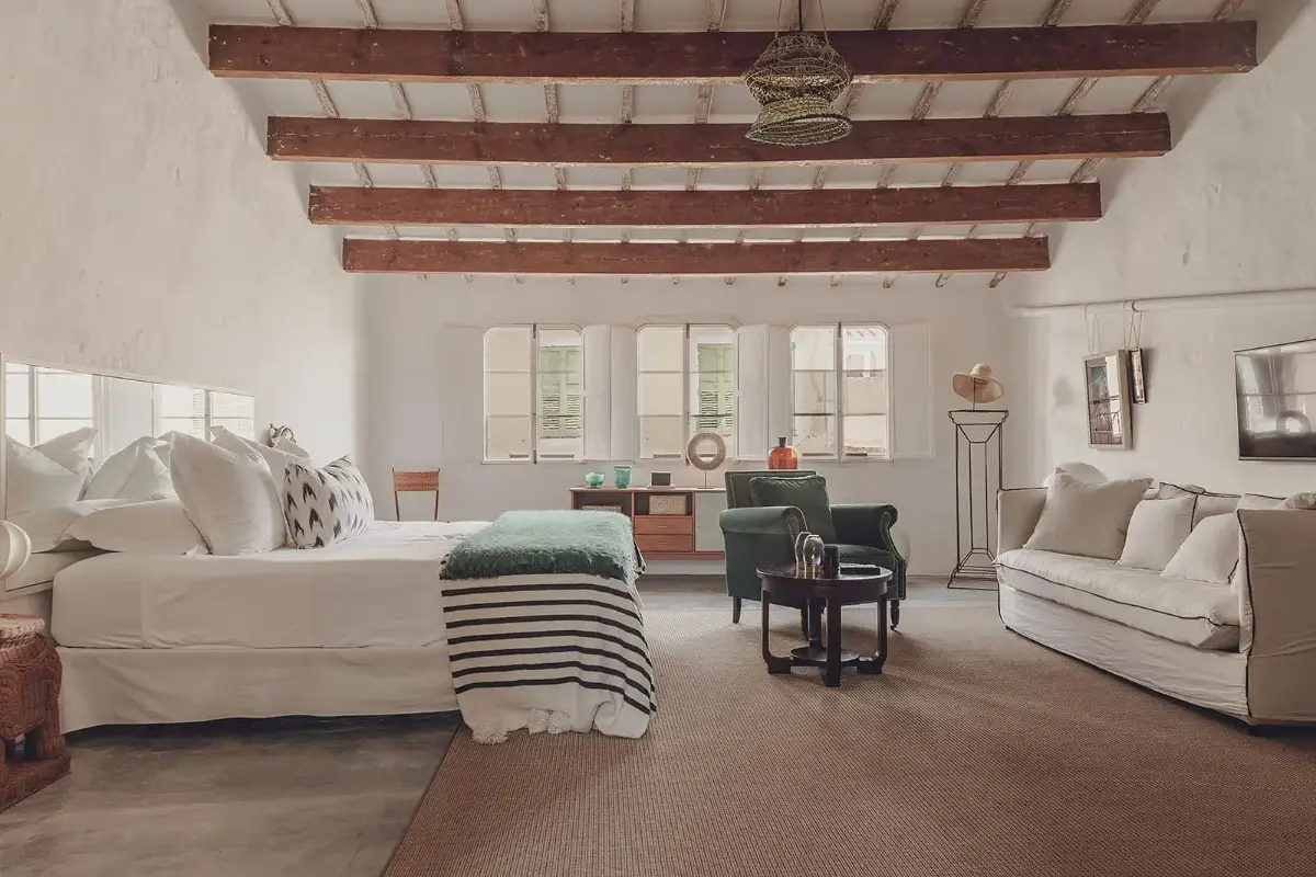 Authentic and Elegant Spaces in a Historic Menorca Townhouse 13 S7 70 f9lb2j Authentic and Elegant Spaces in a Historic Menorca Townhouse