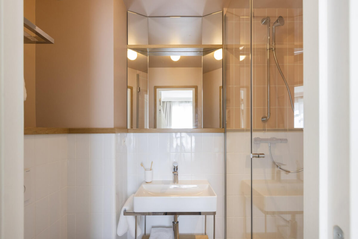 Where To Stay in the Latin Quarter of Paris 32 bathroom hotel oratio Where To Stay in the Latin Quarter of Paris