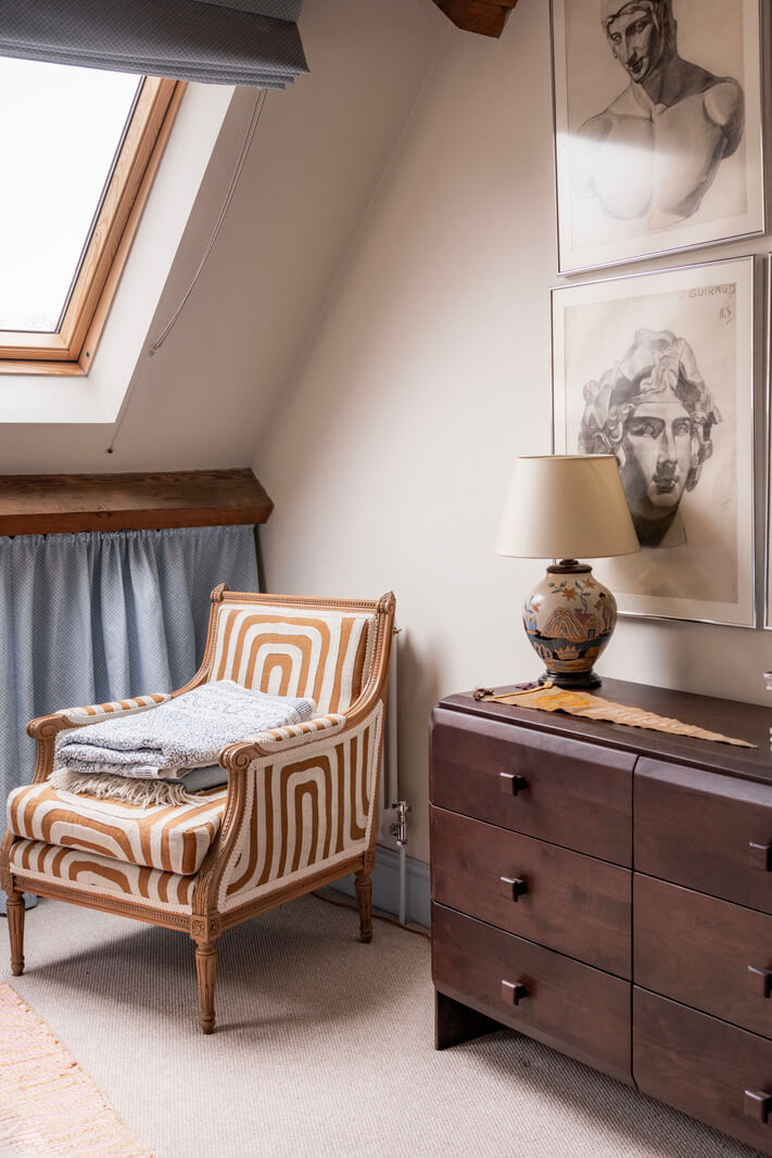 A Colorful Eclectic Victorian Maisonette Home in England 18 c