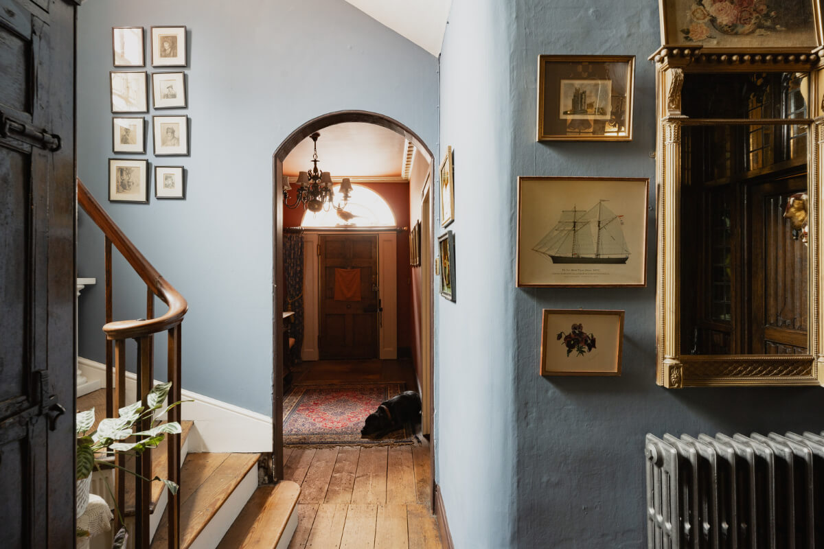 Medieval Craftsmanship & Georgian Elegance in an English Townhouse 3 blue inner hall