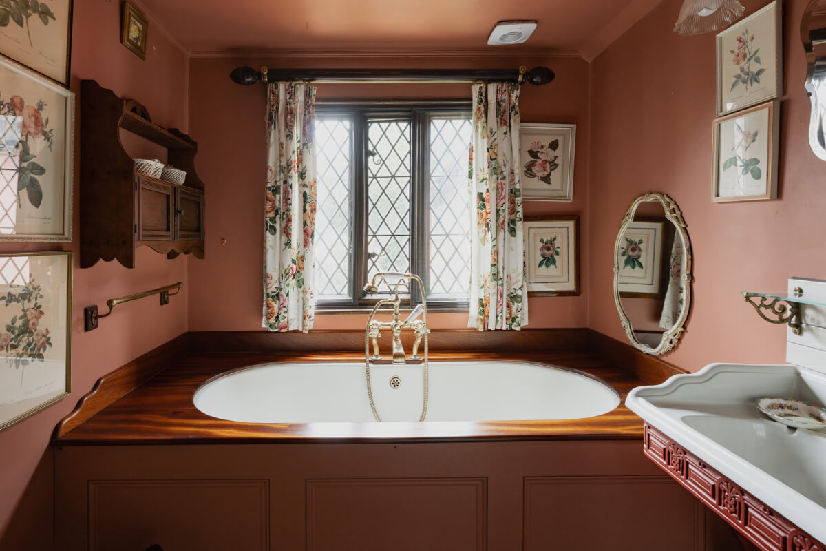 Medieval Craftsmanship & Georgian Elegance in an English Townhouse 29 built-in bath pink bathroom