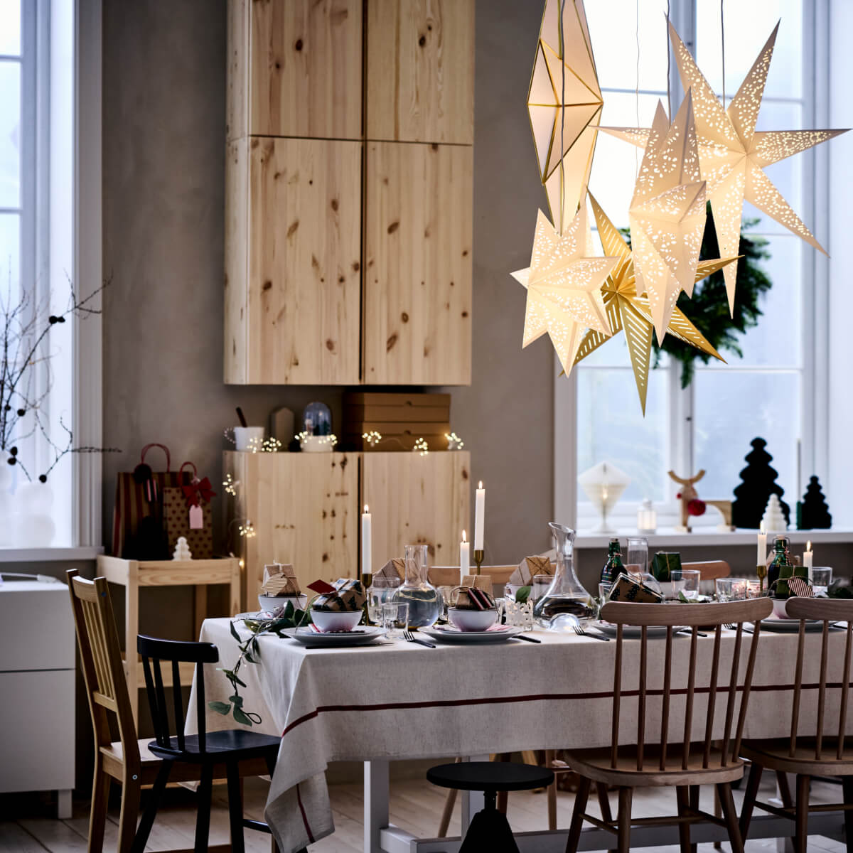 IKEA Christmas Collection 2025: Traditional Decor with a Modern Twist 5 dining-table-ikea-christmas-collection-2025-nordroom
