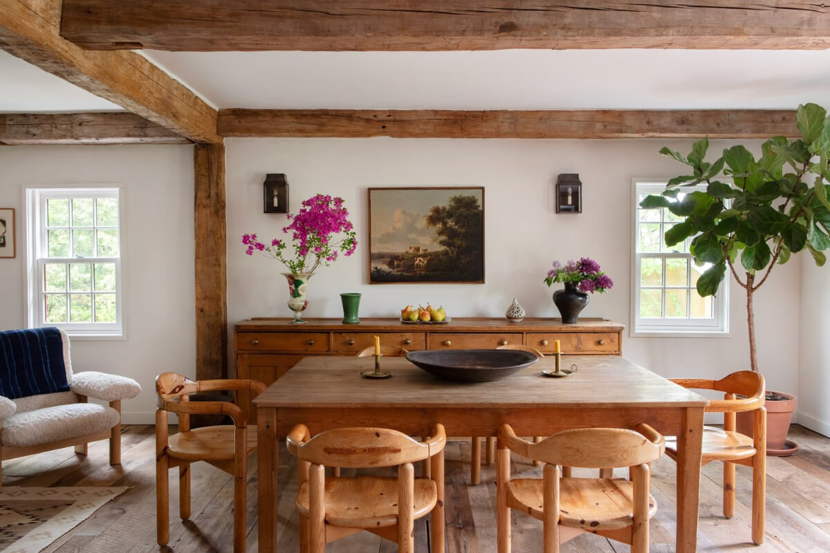 A Reimagined Farmhouse by Corbin Bernsen and Amanda Pays Lists for $4.6 Million 16 dining table