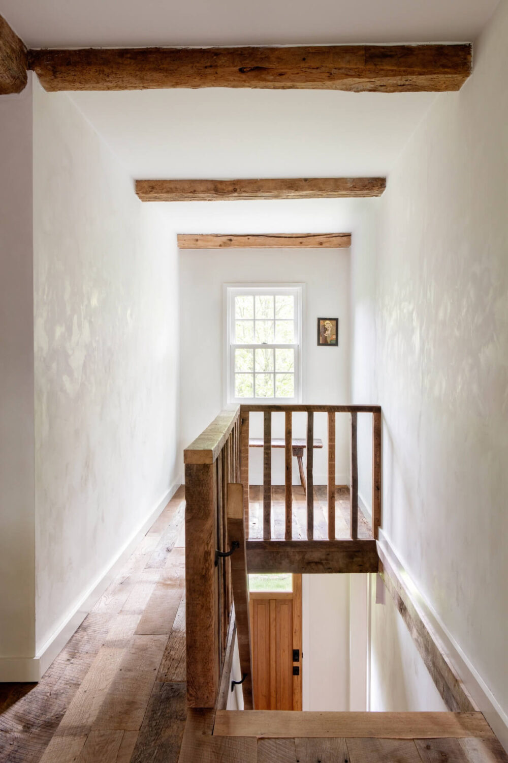 A Reimagined Farmhouse by Corbin Bernsen and Amanda Pays Lists for $4.6 Million 18 first floor landing wooden beams