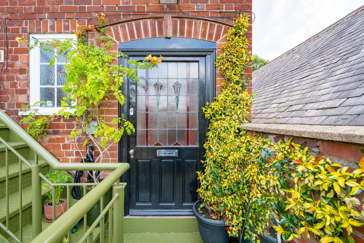A Colorful Eclectic Victorian Maisonette Home in England 34 front door victorian house A Colorful Eclectic Victorian Maisonette Home in England