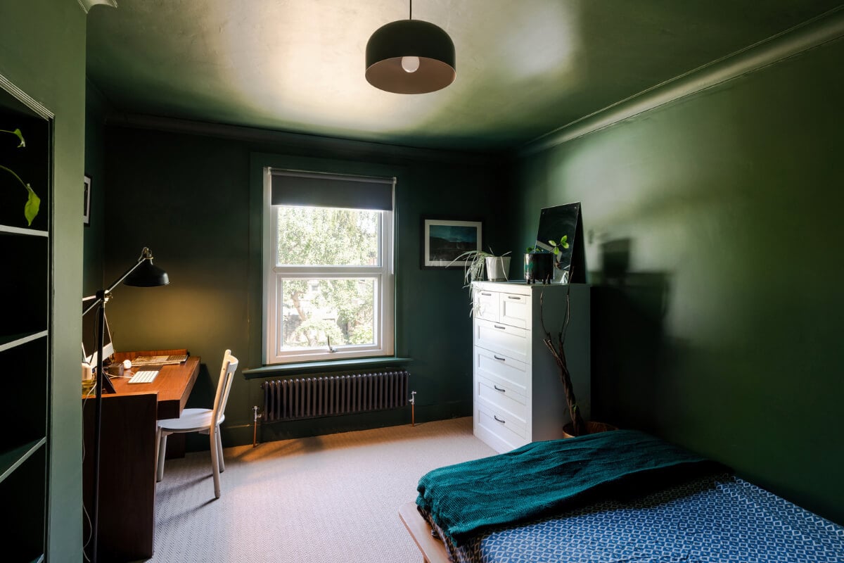 A Two-Tone Pink Living Room in a Victorian London House 17 green bedroom with home office