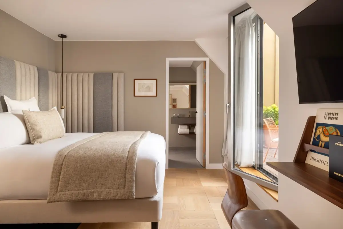 Where To Stay in the Latin Quarter of Paris 37 hotel pilgrim chambres deluxe balcon 00116a7787 hotel pilgrim md 656087ee6b124100653915 Where To Stay in the Latin Quarter of Paris