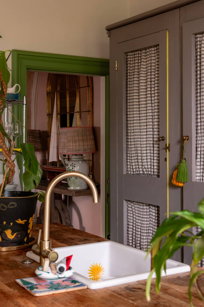 A Colorful Eclectic Victorian Maisonette Home in England 7 kitchen detail
