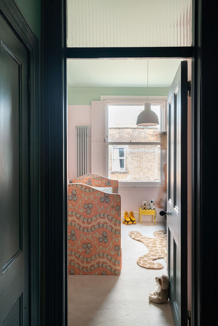Pastel Tones and Deep Yellow in an Early 20th-Century London Apartment 22 pastel childrens room