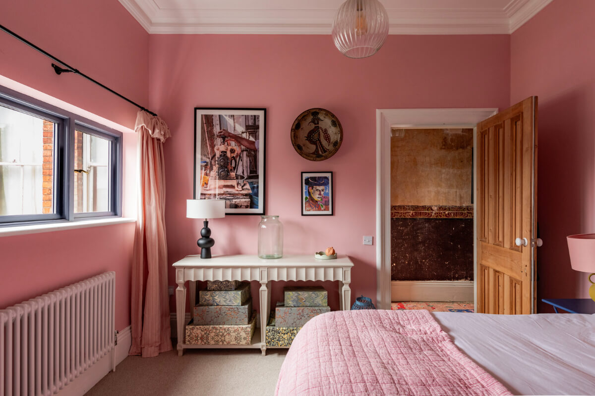 A Colorful Eclectic Victorian Maisonette Home in England 11 pink bedroom