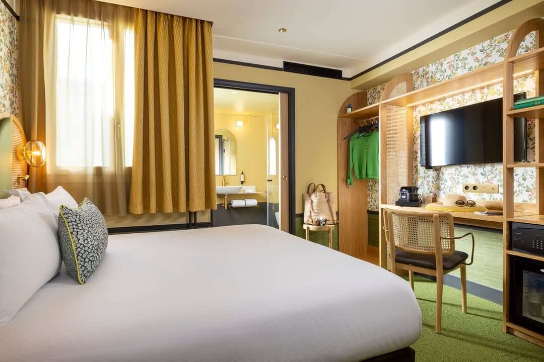 Where To Stay in the Latin Quarter of Paris 14 queen room hotel jardin de cluny nordroom Where To Stay in the Latin Quarter of Paris