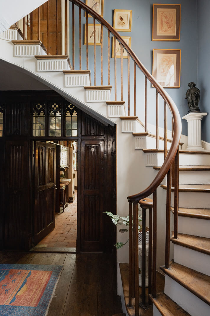 Medieval Craftsmanship & Georgian Elegance in an English Townhouse 12 staircase
