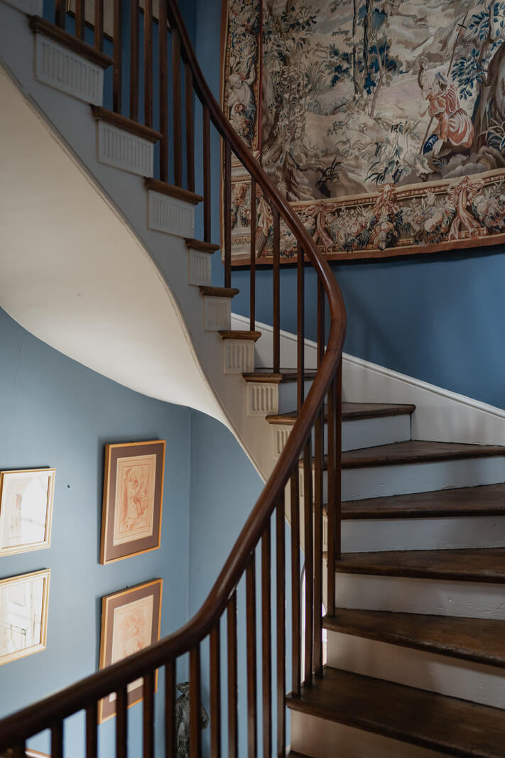 Medieval Craftsmanship & Georgian Elegance in an English Townhouse 13 stairs