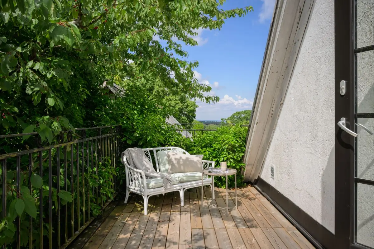 Historic Character and a deVOL Kitchen in a Swedish Country House 29 balcony