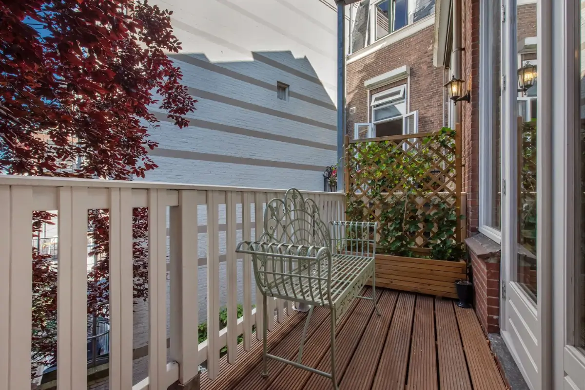 Art Nouveau Elegance Meets Modern Living in a Pink & Green Apartment 18 bedroom balcony