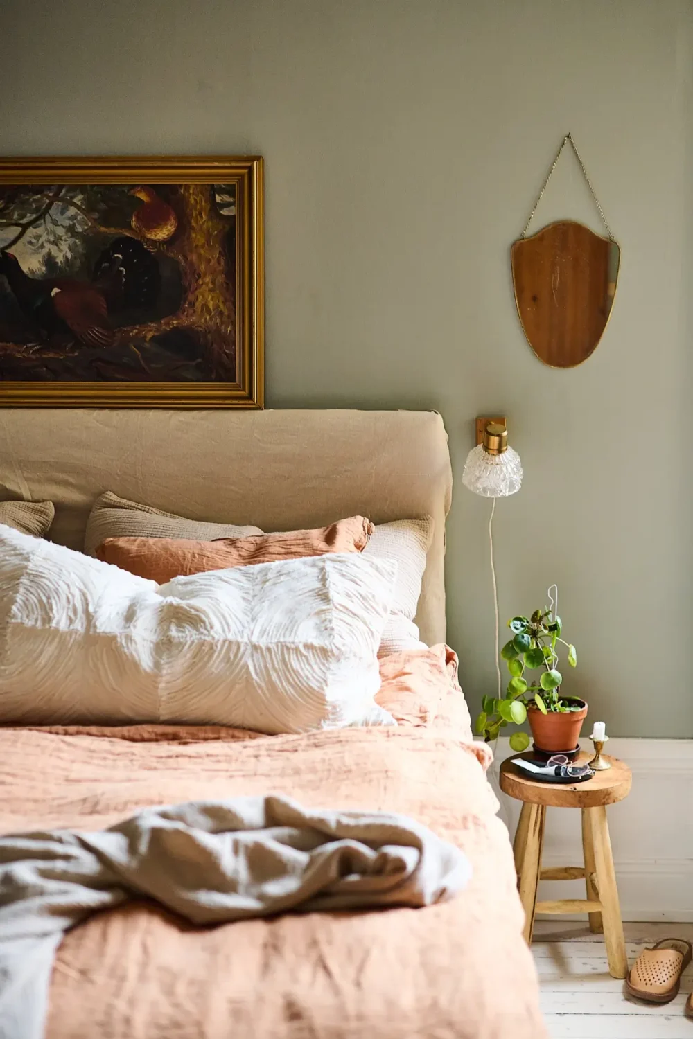A Classic Stockholm Family Apartment with a Separate Studio 19 bedroom detail
