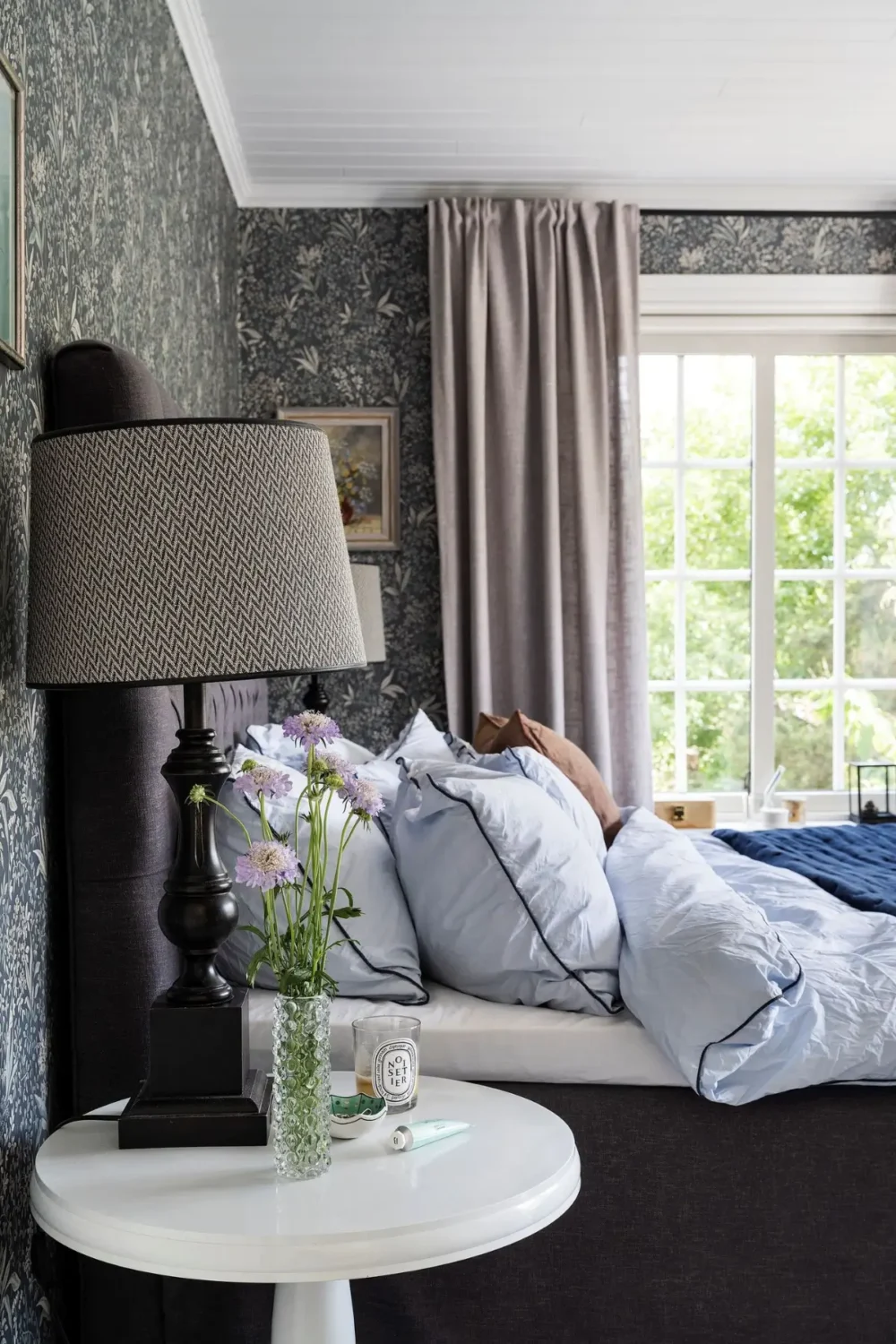 Scandinavian Design Meets The Hamptons in a Swedish Country House 41 bedroom detail