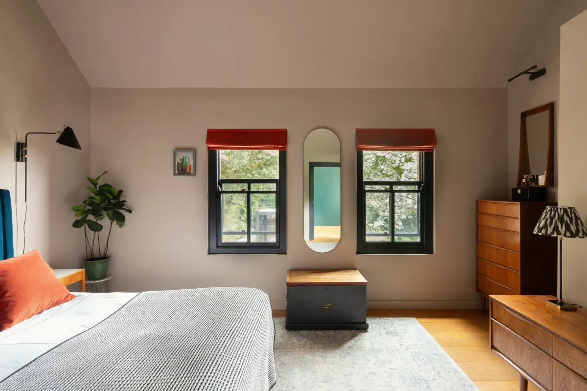 Contemporary Open-Plan Living Spaces in an English Victorian House 20 bedroom terracotta accents