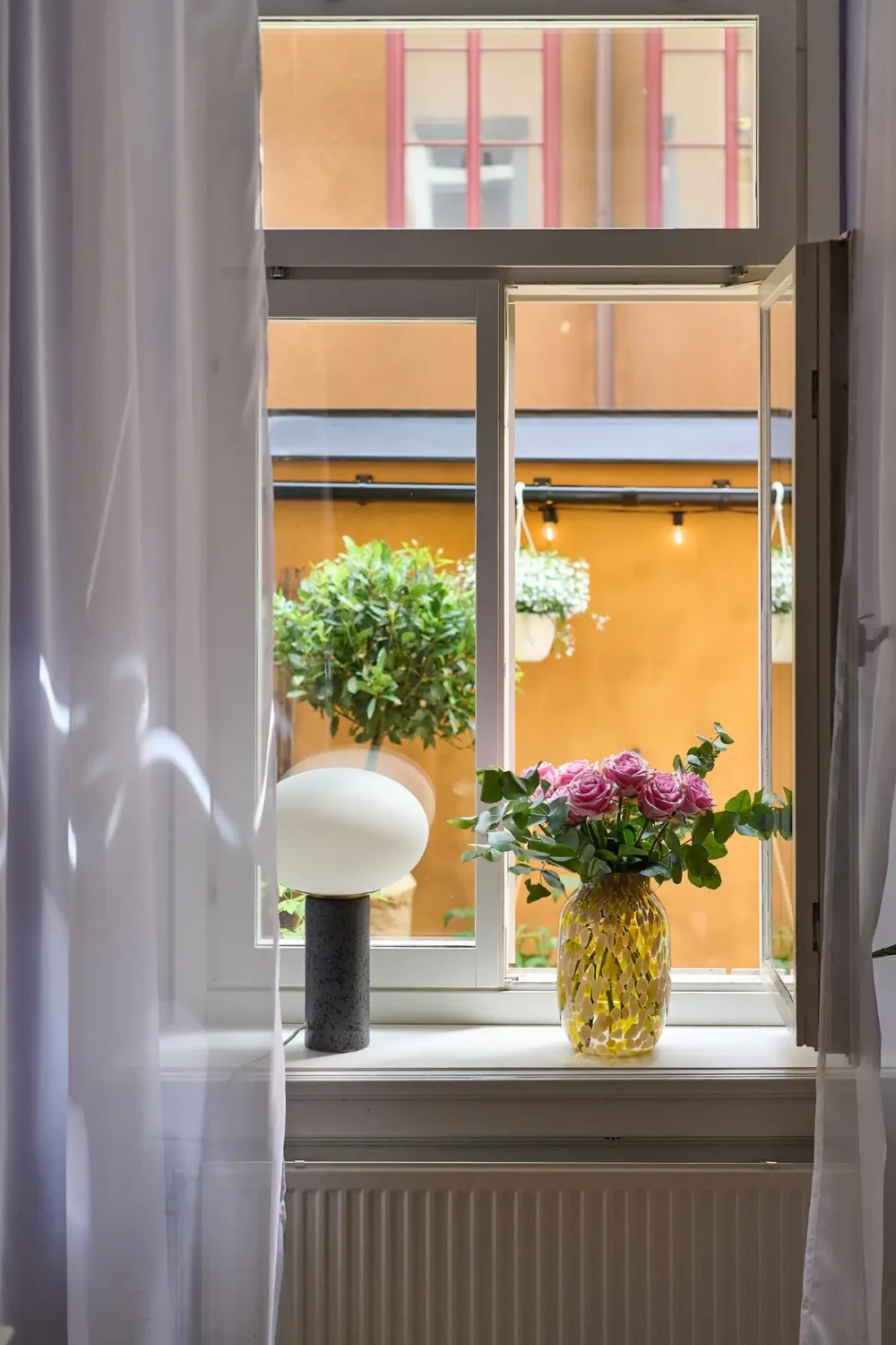A Colorful Stockholm Apartment with a Large Terrace 16 c