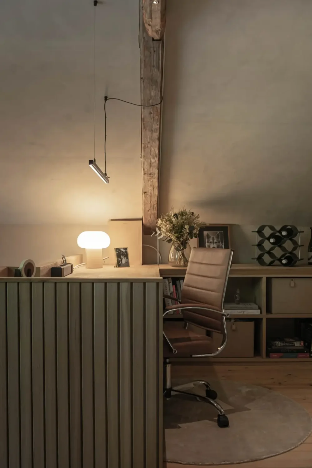 Best of 2025: Home Offices 19 built-in home office space wooden beam