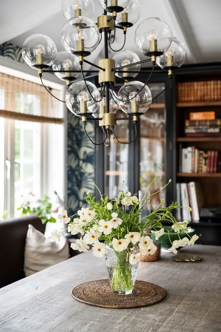Scandinavian Design Meets The Hamptons in a Swedish Country House 25 chandelier detail
