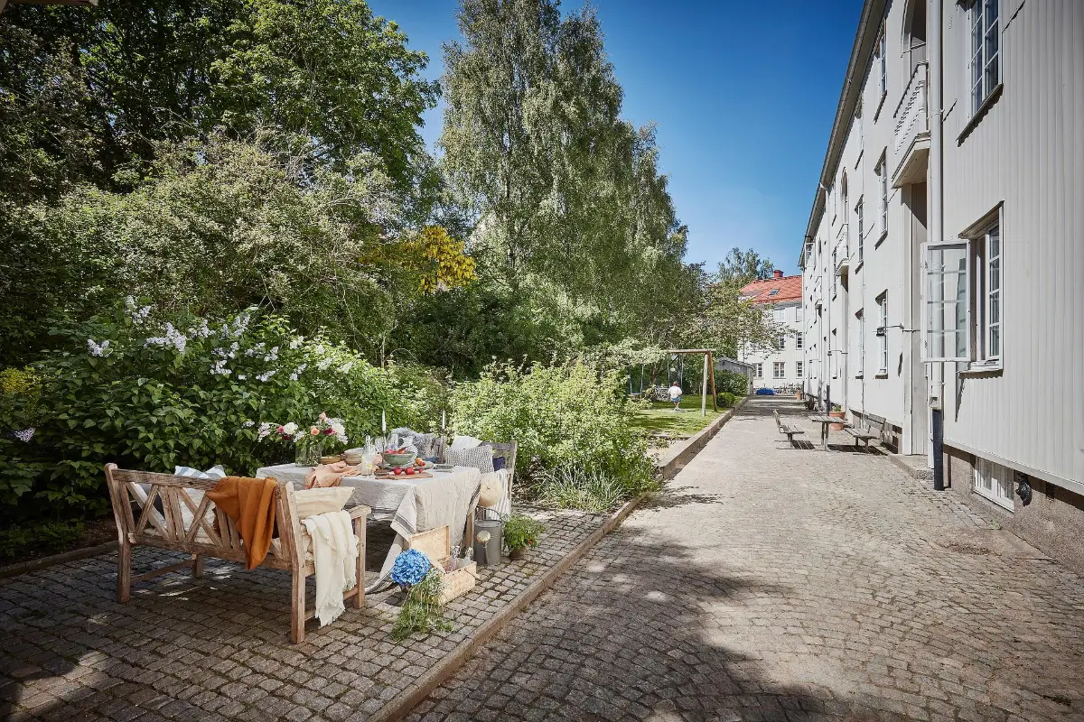 A Colorful 1920s Family Apartment in Sweden 37 communal garden 1 A Colorful 1920s Family Apartment in Sweden