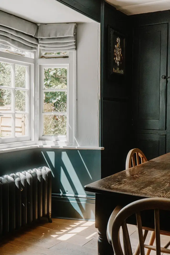 A 17th-Century Home with Original Elements in an English Seaside Town 2 dining room bay window