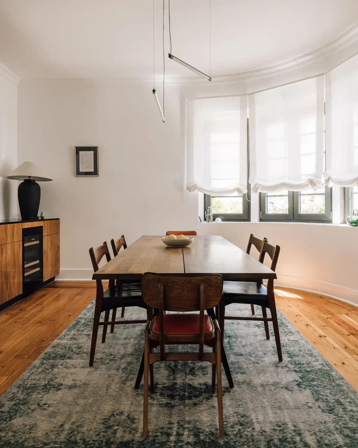 An Art Deco Villa with a Moroccan-Inspired Garden in Portugal 7 dining room blue rug