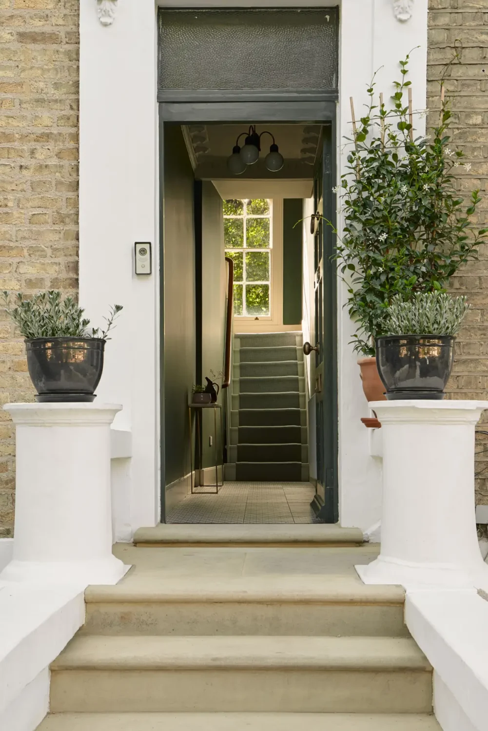 A Classic Victorian Duplex with a Lush, Private Garden in London 38 entry london apartment A Classic Victorian Duplex with a Lush, Private Garden in London