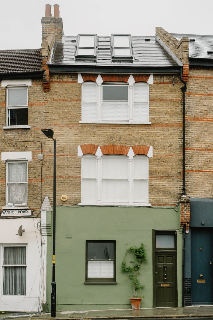 A Modern Ground-Floor Apartment with a Tiny Patio Garden 23 exterior london home A Modern Ground-Floor Apartment with a Tiny Patio Garden
