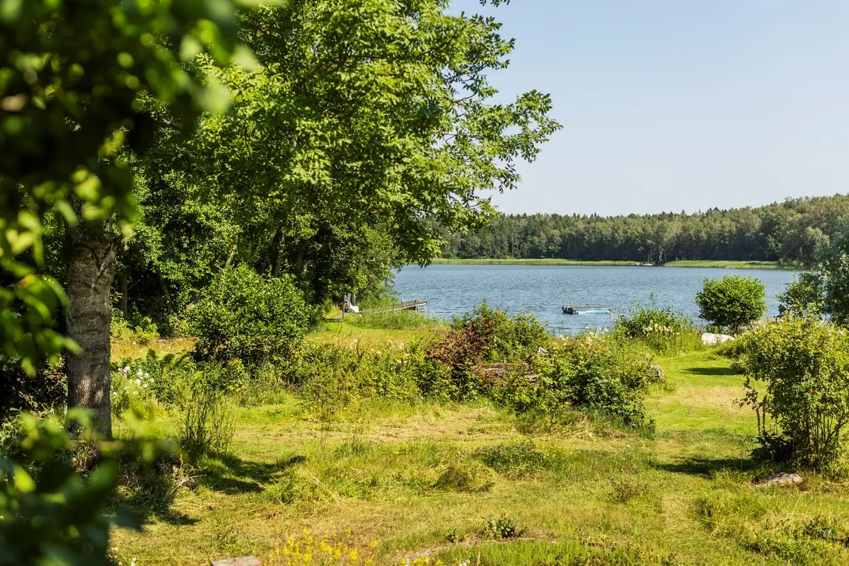 A Historic Lakeside Summer House in the Stockholm Archipelago 33 garden swedish home