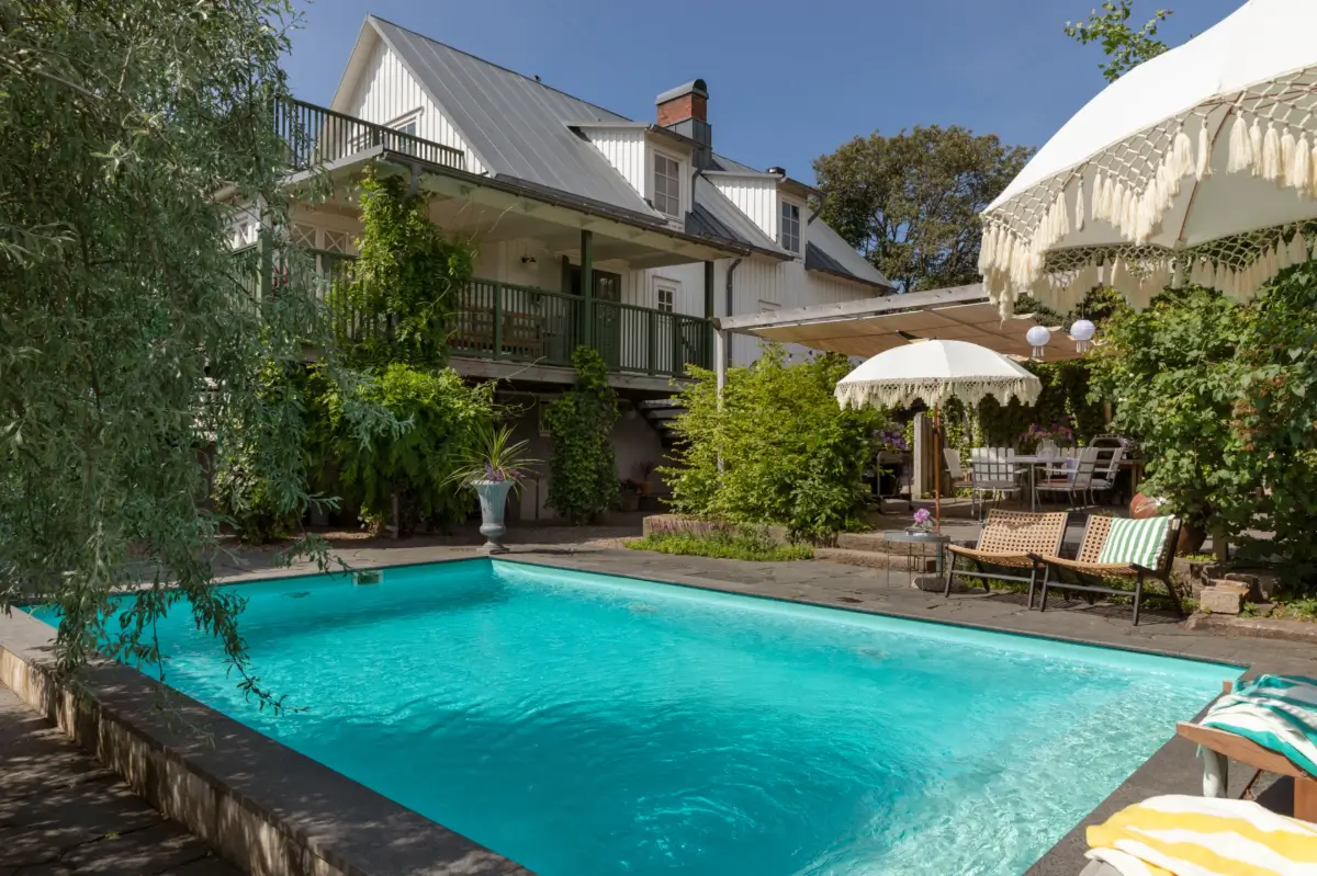 Best of 2025: Balconies and Gardens 29 garden with swimming pool