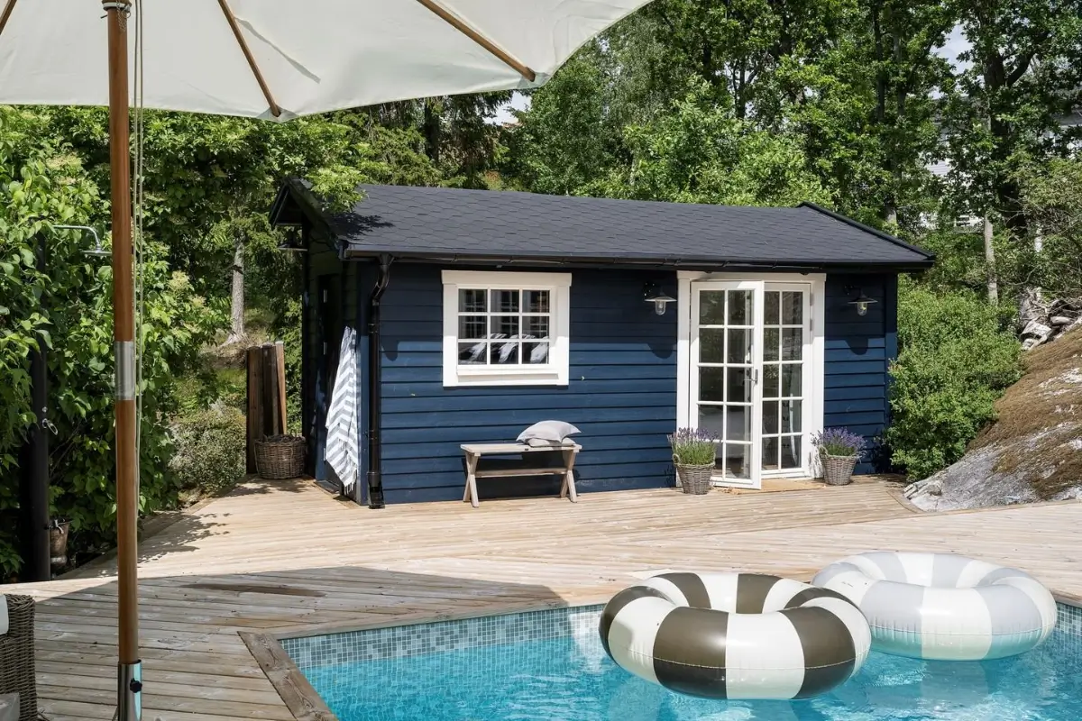 Scandinavian Design Meets The Hamptons in a Swedish Country House 54 guest house