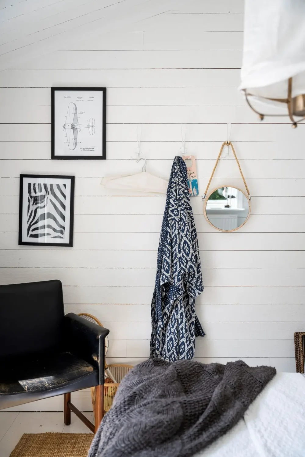 Scandinavian Design Meets The Hamptons in a Swedish Country House 58 c