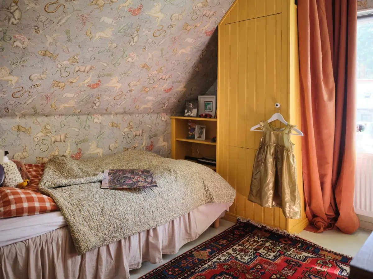 26 Children's Bedrooms Decorated with Animal Wallpaper 3 kids bedroom wallpaper yellow wardrobe