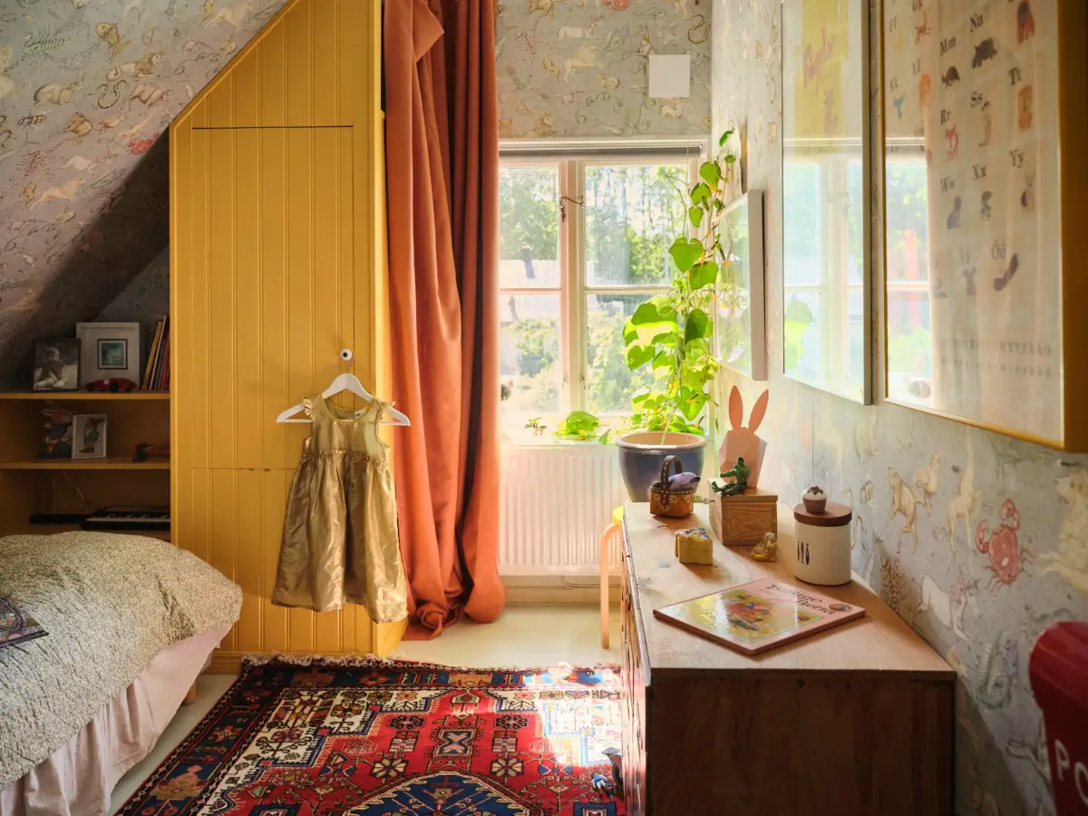 26 Children's Bedrooms Decorated with Animal Wallpaper 4 kids bedroom yellow built-in wardorbe
