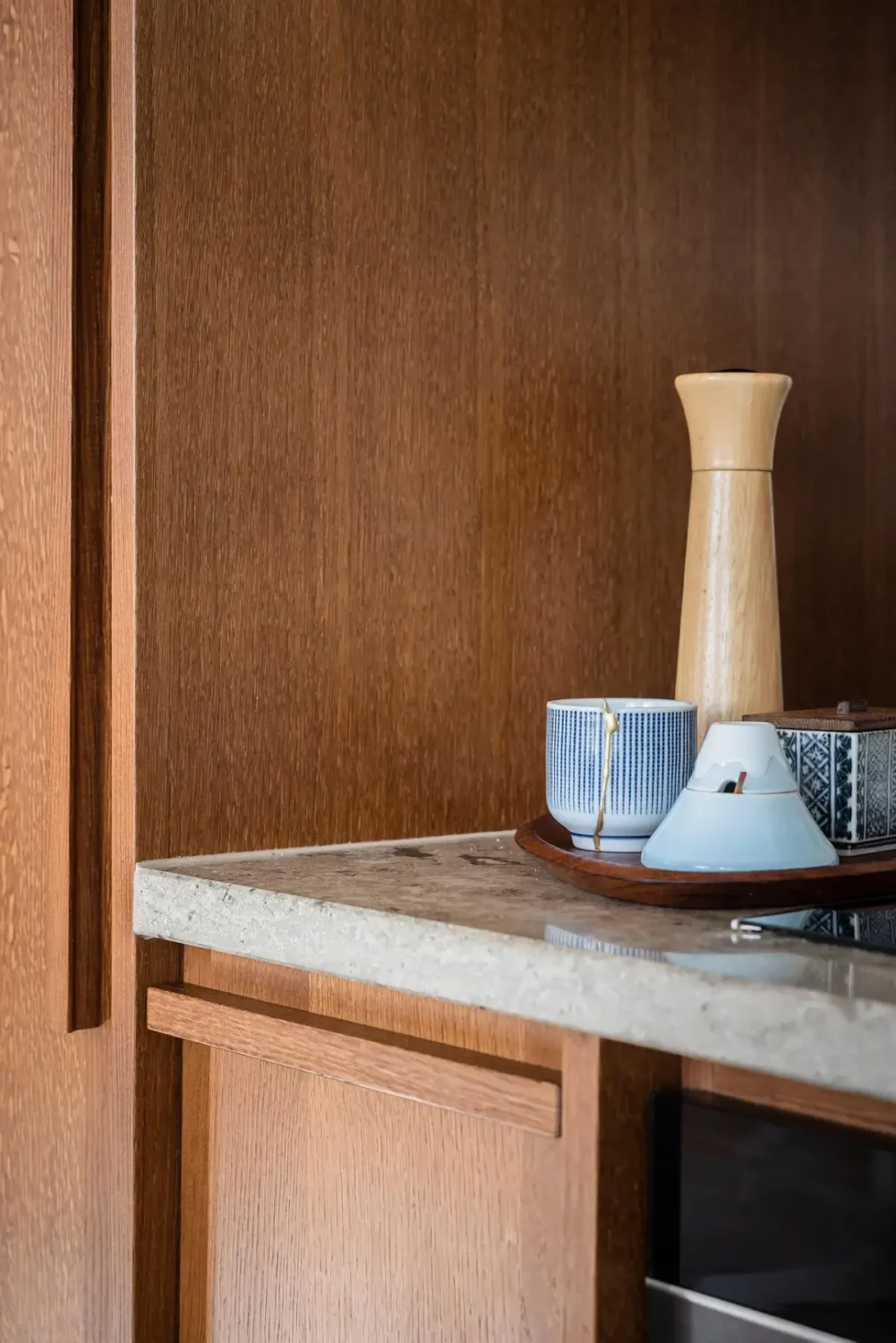A Colorful 1920s Family Apartment in Sweden 15 kitchen counter detail