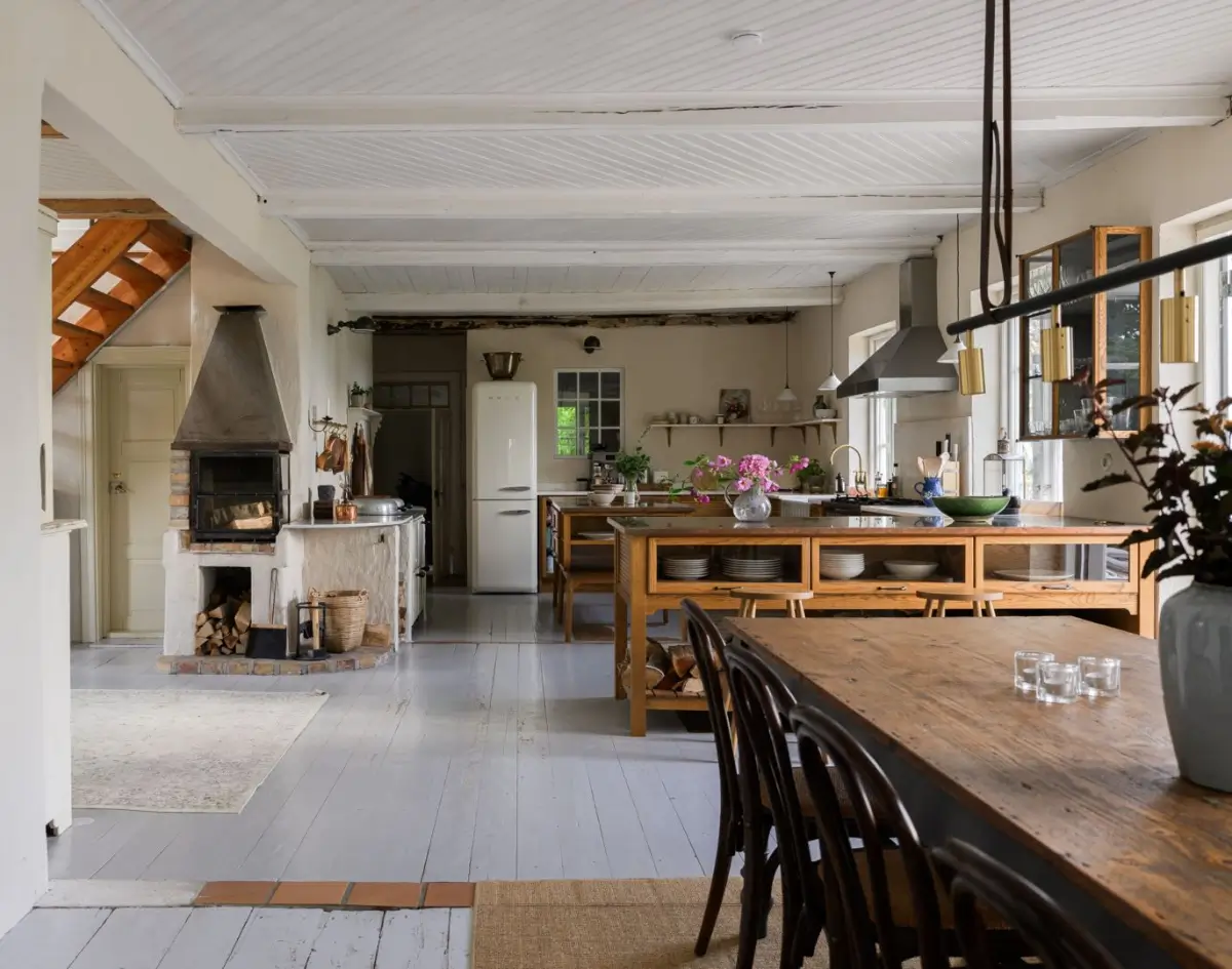 Historic Character and a deVOL Kitchen in a Swedish Country House 4 kitchen dining space