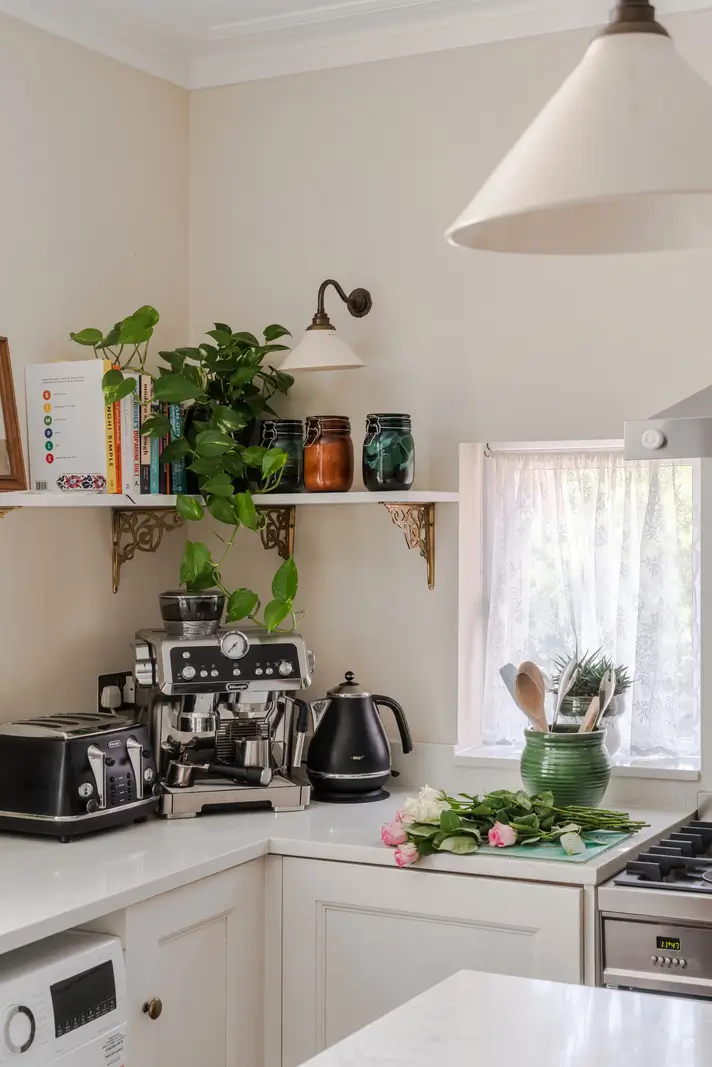 A Three-Bedroom Duplex Apartment with a Large Roof Terrace in London 9 kitchen shelf