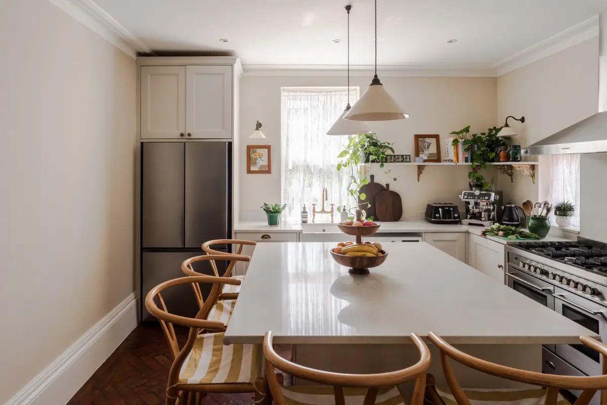 A Three-Bedroom Duplex Apartment with a Large Roof Terrace in London 8 kitchen with island