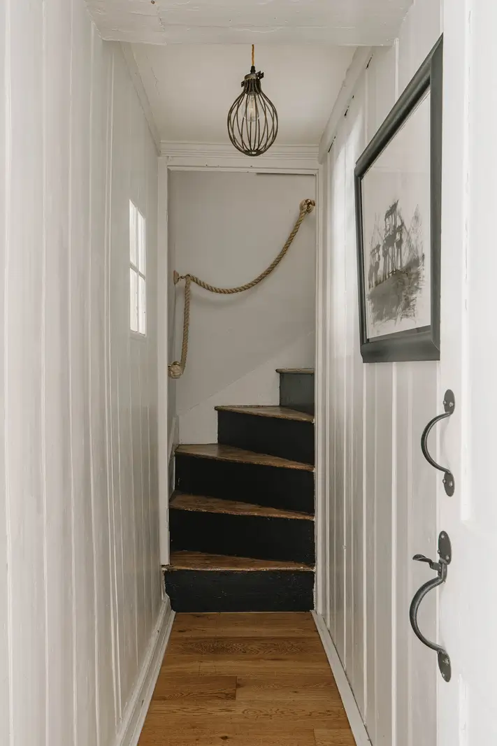 A 17th-Century Home with Original Elements in an English Seaside Town 9 c