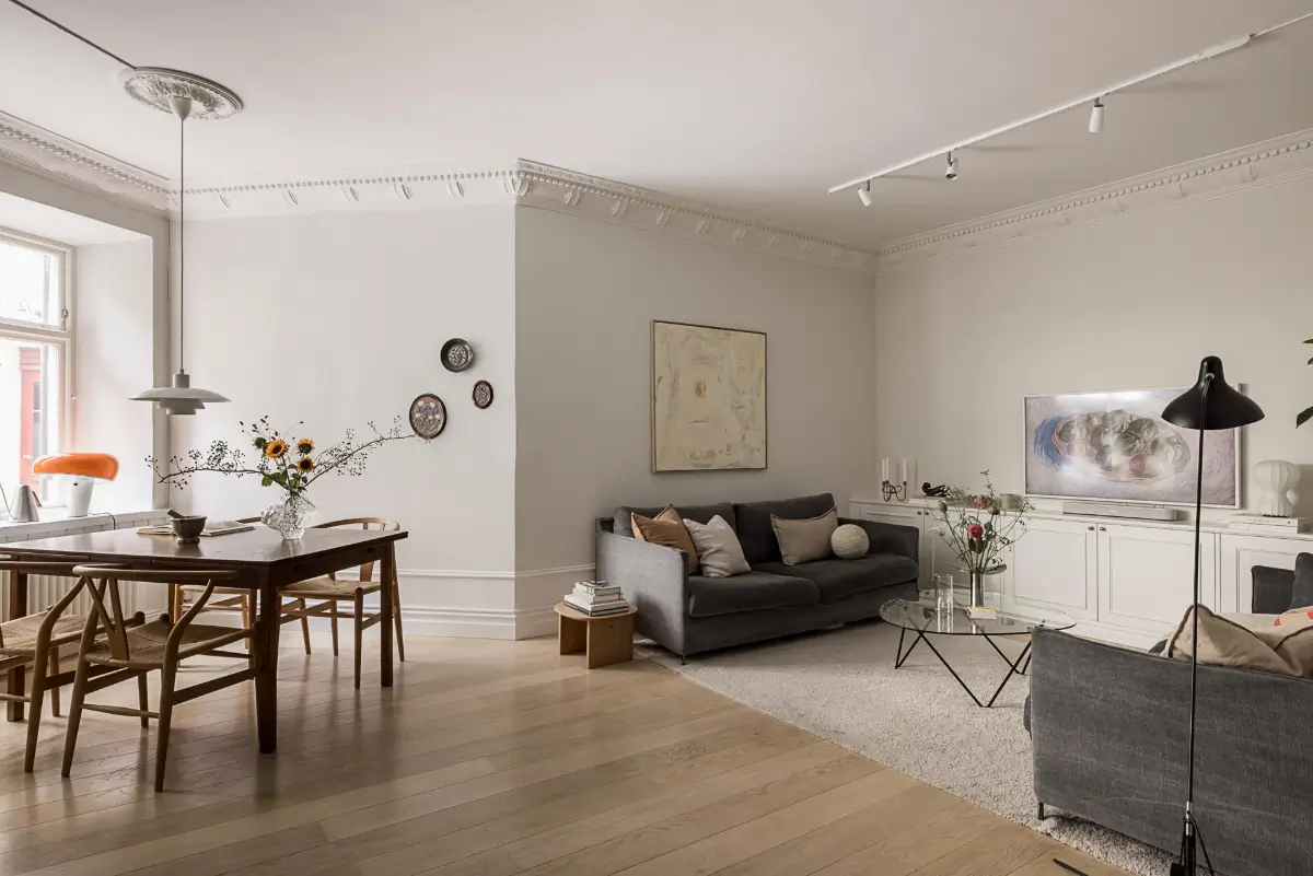 Classic Period Elements in a Comfortable Two-Bedroom Apartment 8 open plan living room