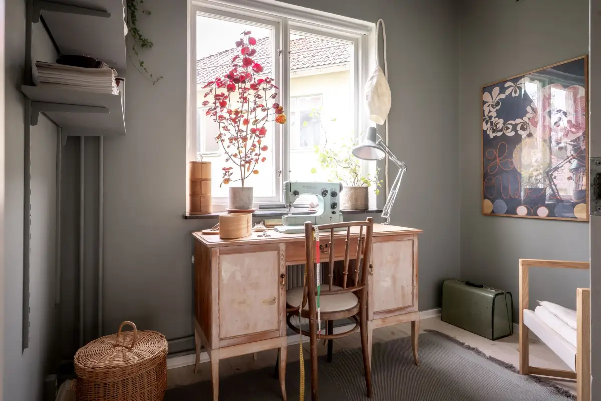 An Earthy Color Palette and Exposed Brick in a 1940s Apartment 26 sewing room