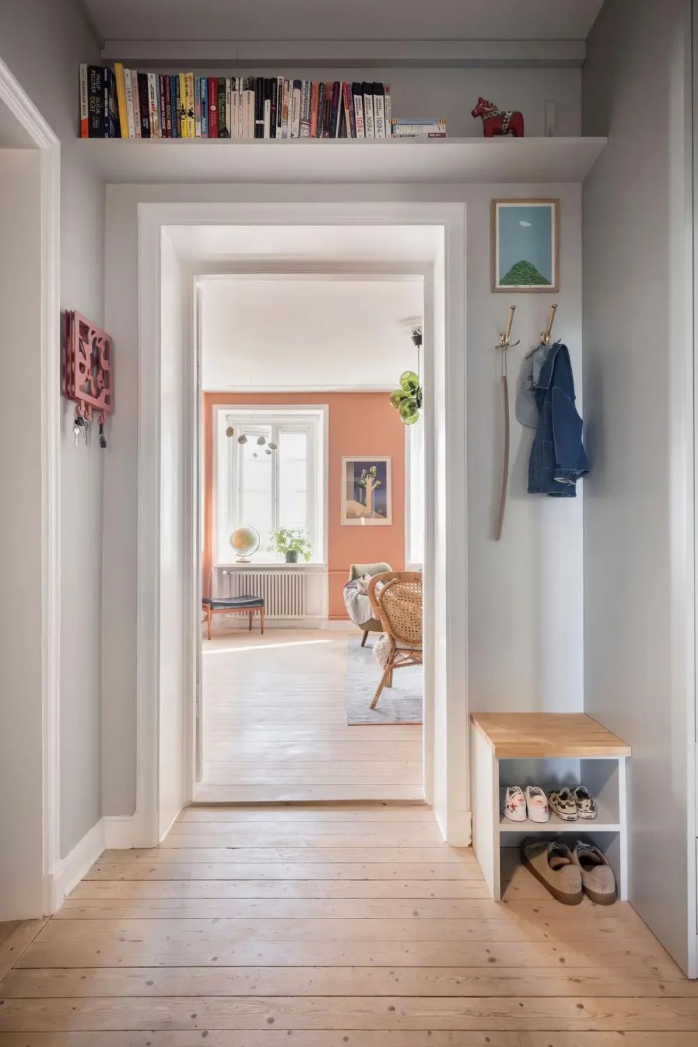 A Colorful 1920s Family Apartment in Sweden 36 c