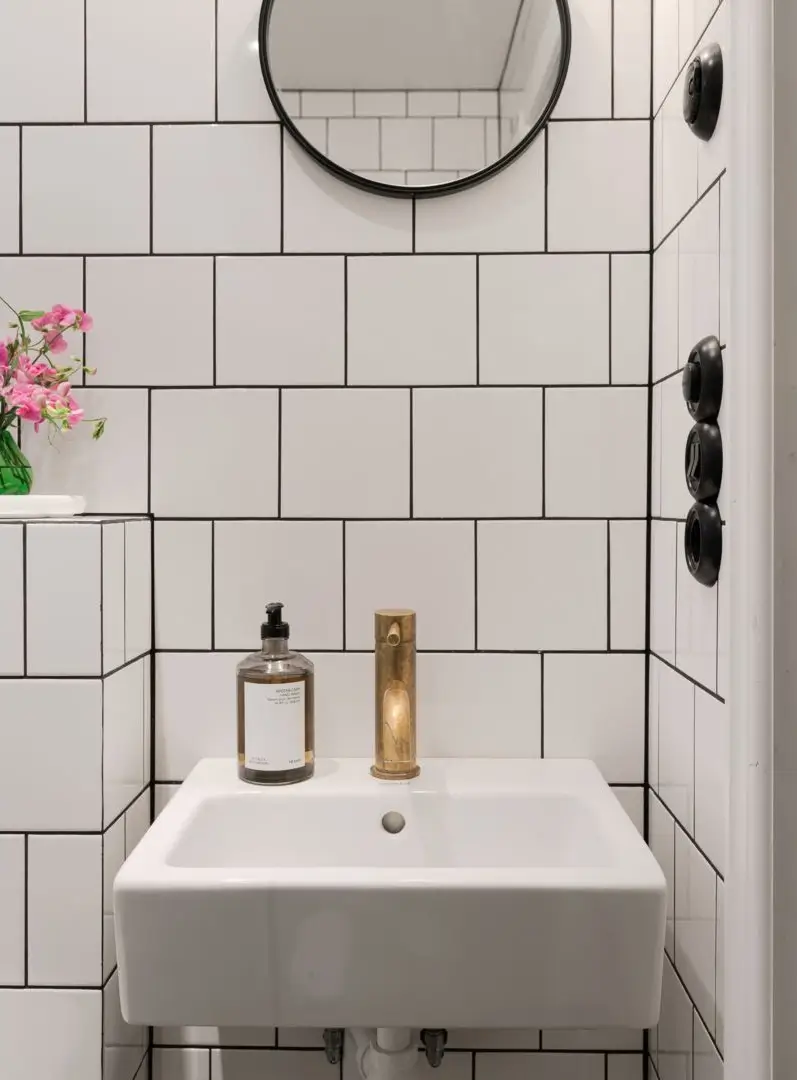 Historic Character and a deVOL Kitchen in a Swedish Country House 26 small bathroom brass fittings