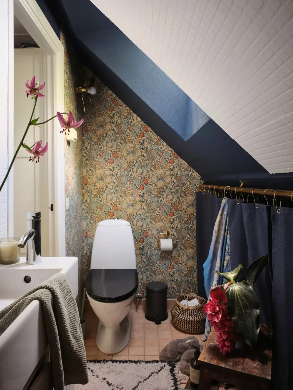 50 Bathroom Wallpaper Ideas Adding Color, Style, and Expression 64 small bathroom slanted ceiling wallpaper