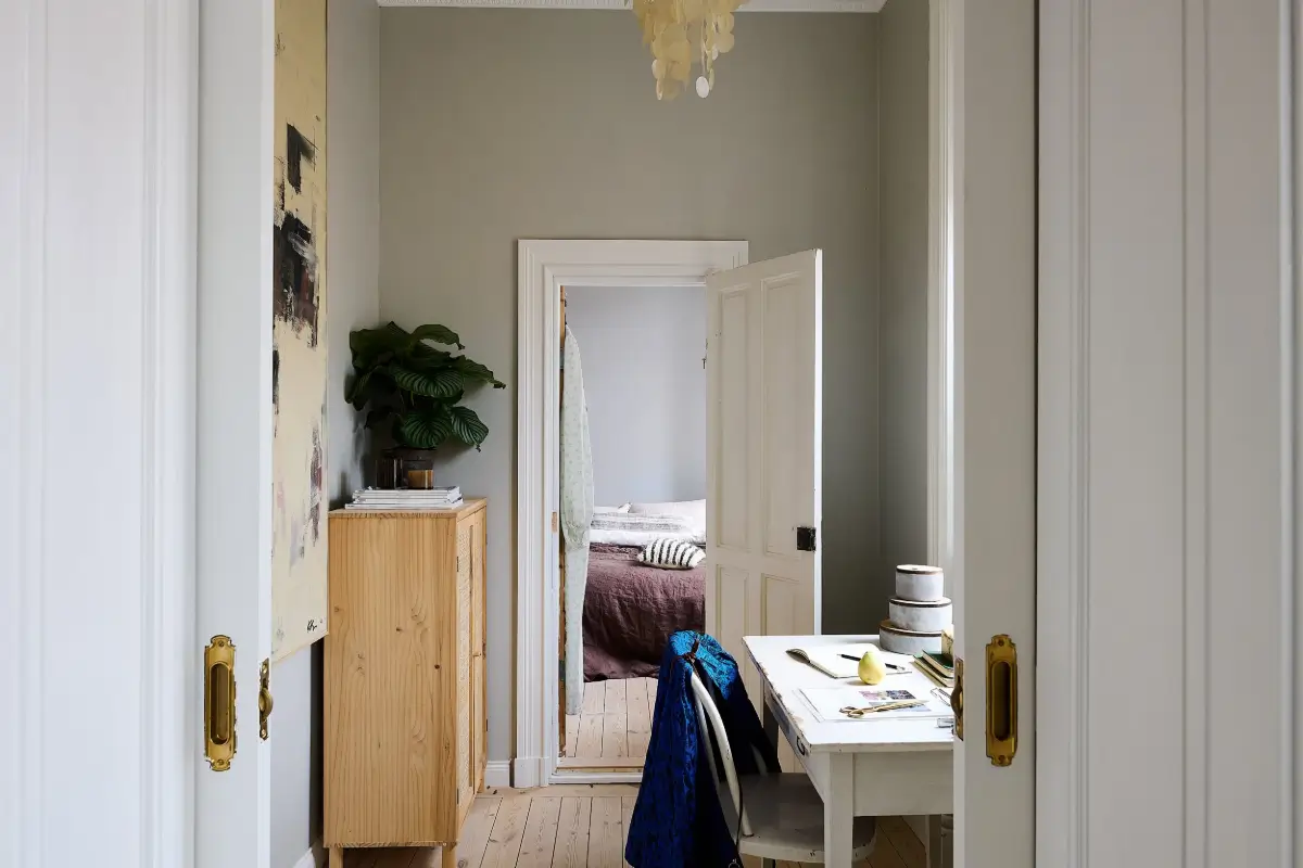 A Classic Stockholm Family Apartment with a Separate Studio 33 small room home office