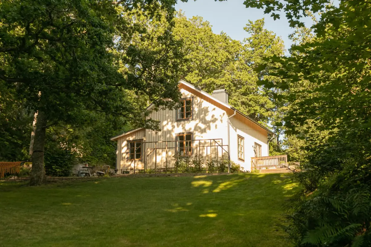 Modern Comforts and Historic Architecture in an 18th Century Home 32 swedish summer house